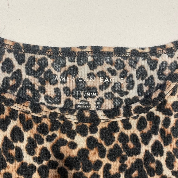 Cheetah crop top - Picture 2 of 2